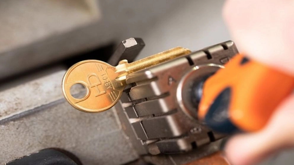 24/7 lock and key making in Pejman in Rasht Gilan