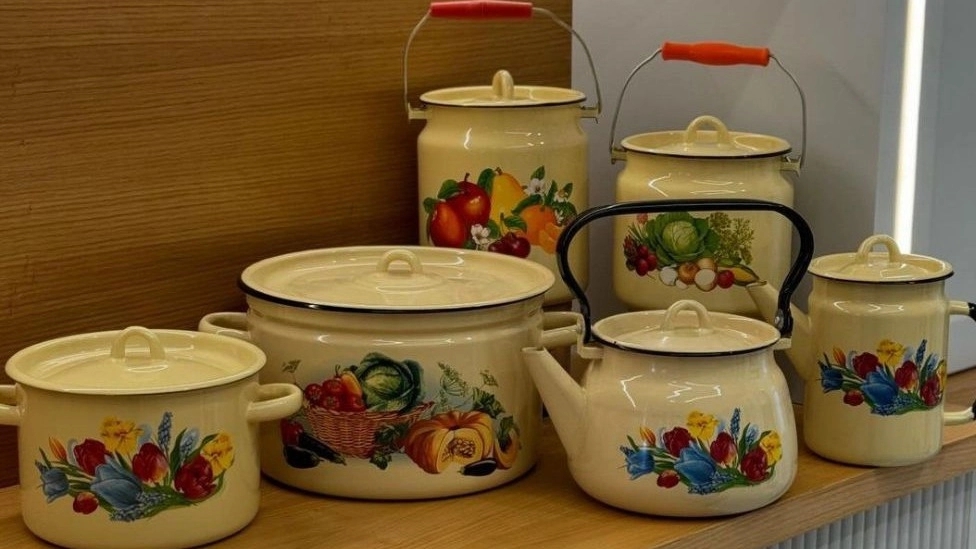 Ajnaz Jor store, selling household appliances and kitchen services in Golestan