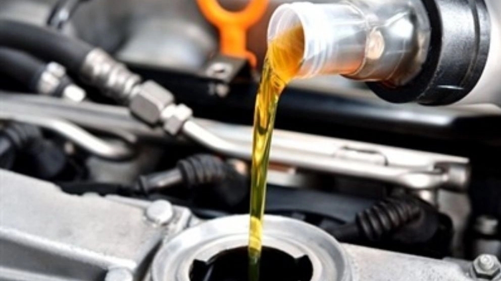 Car engine oil and its types