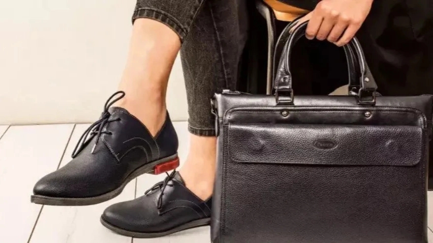 How to maintain leather bags and shoes?