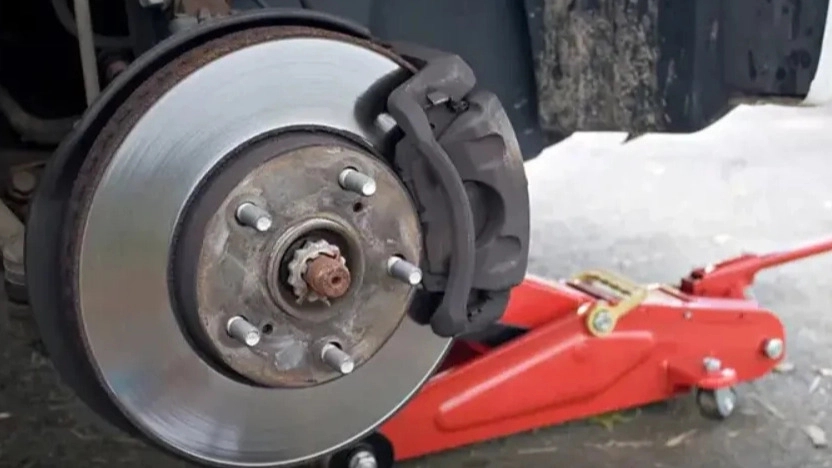 brake pad; Types and time of its replacement