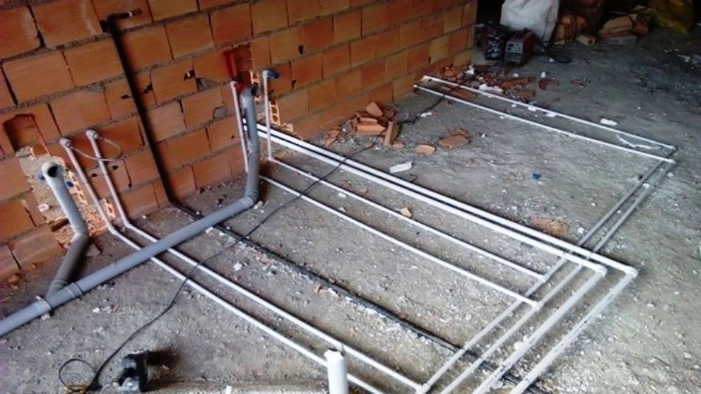 Abdulli pipe opening, performing plumbing services, drilling and draining wells in Tehran