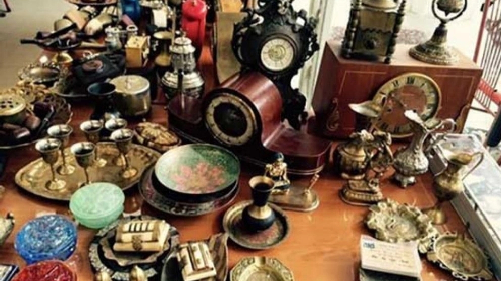 Friends store, buying old and antique home appliances in Tehran