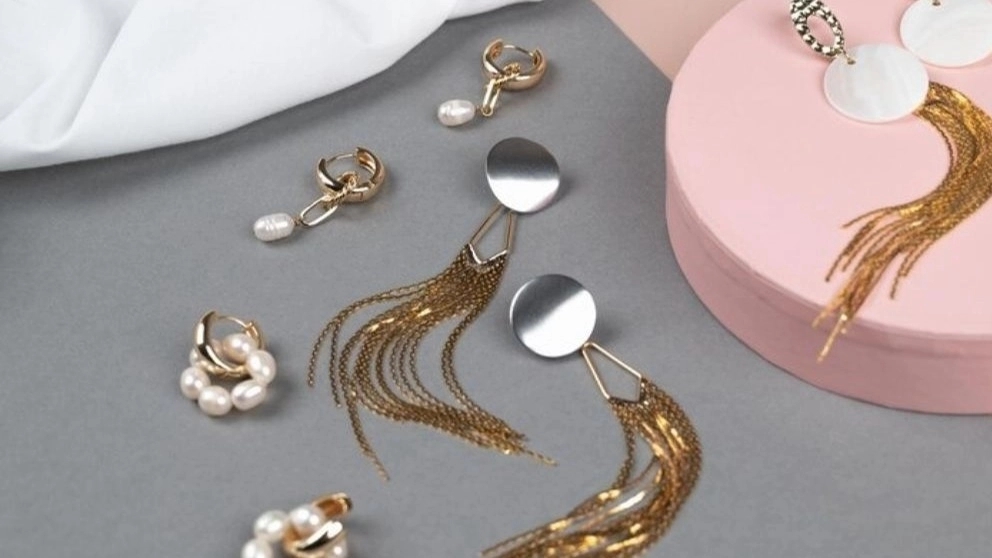 Gold and jewelry, order minimal gold online in Bandar Abbas