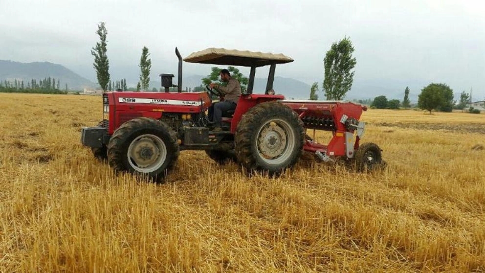 Safety tips for working with tractors and agricultural tools