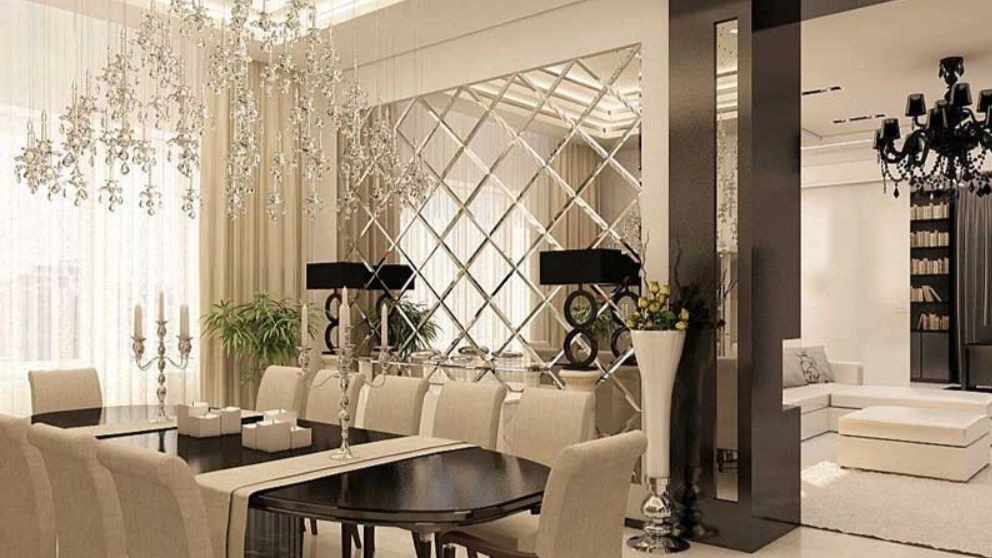 What should we pay attention to before buying a decorative mirror?