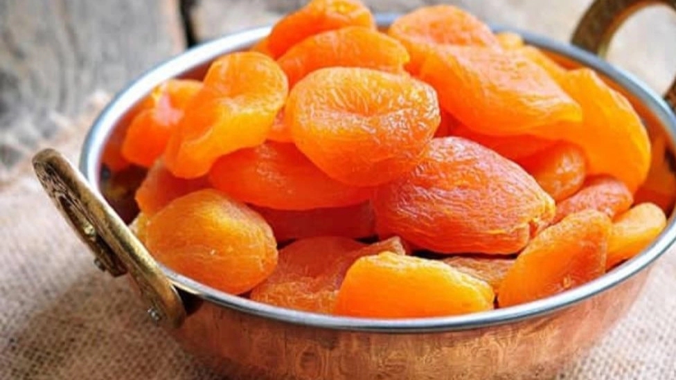 Properties of apricot leaves in weight loss