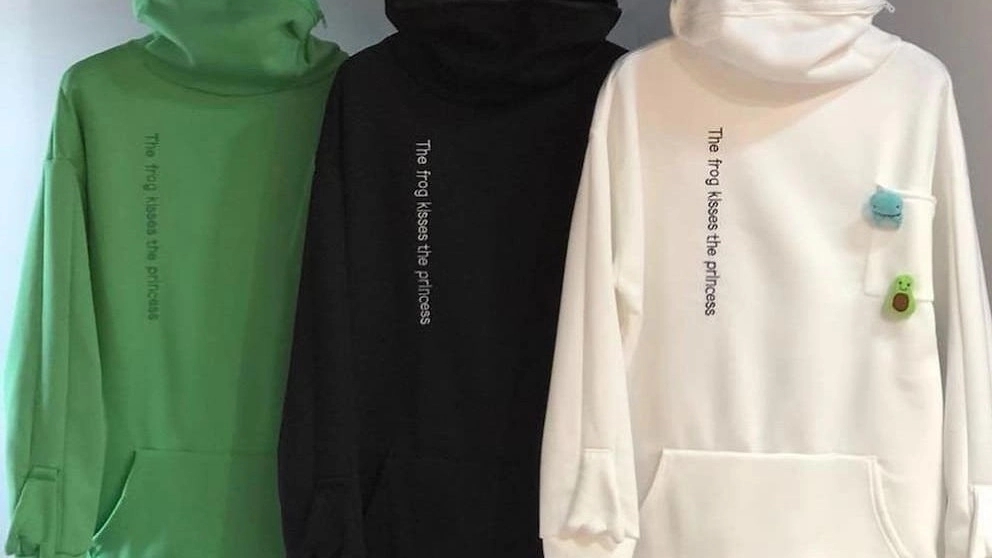 7 points that you should pay attention to in style with a women's hoodie