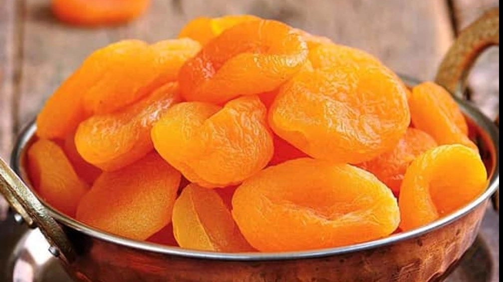 Dua'i dry fruits, wholesale sale and export of Qaisi apricot and plum leaves in Tabriz
