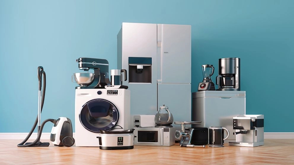 Lia Sanat Noori, selling household appliances in Urmia
