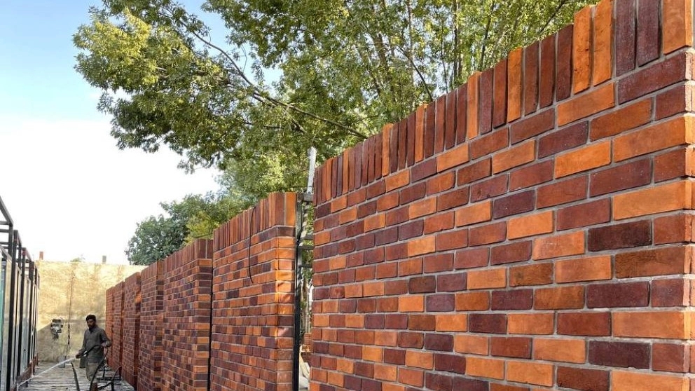 Features of brick facade