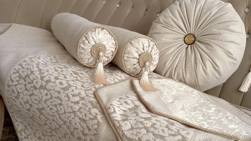 Types of cushions and their effect on home decoration