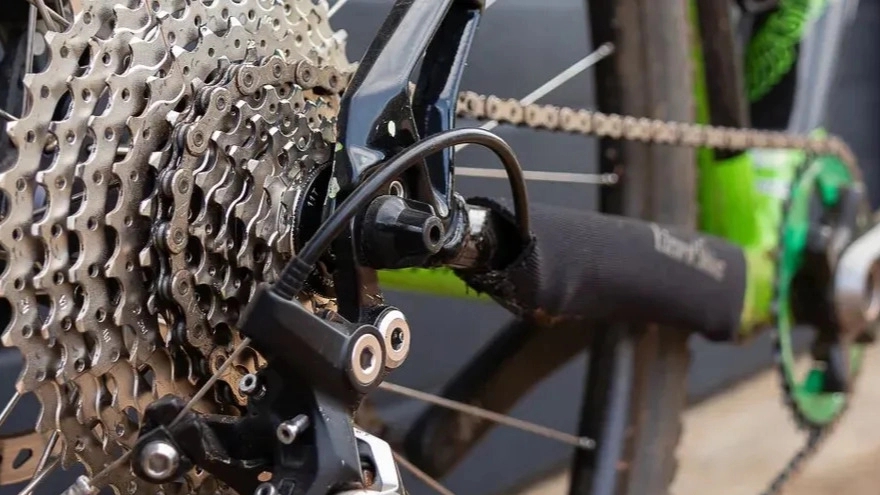 Familiarity with common bicycle problems and their solutions