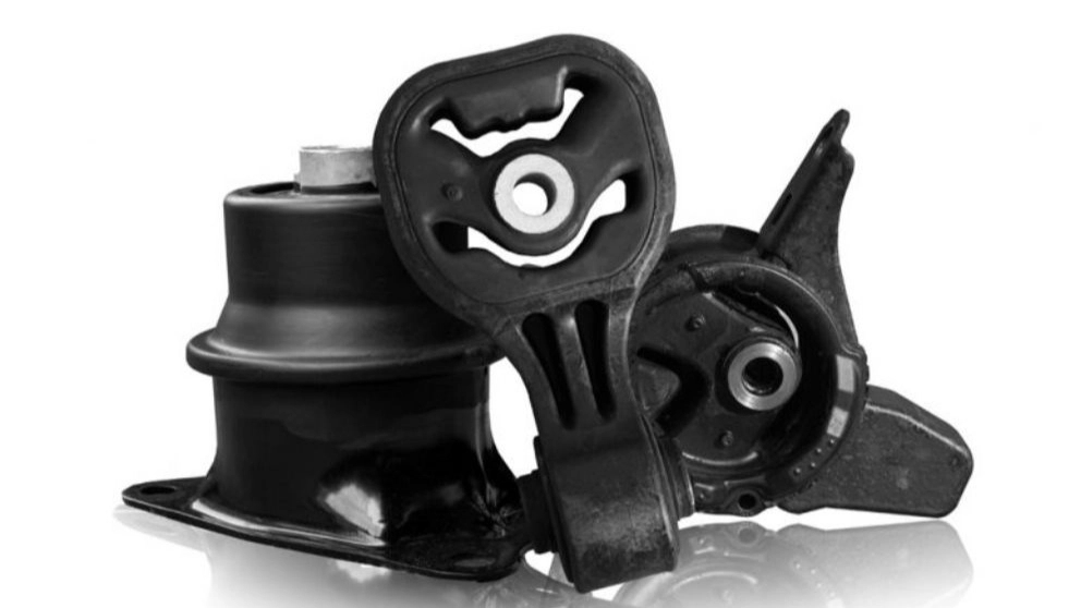 What is the engine handle and what is its use?