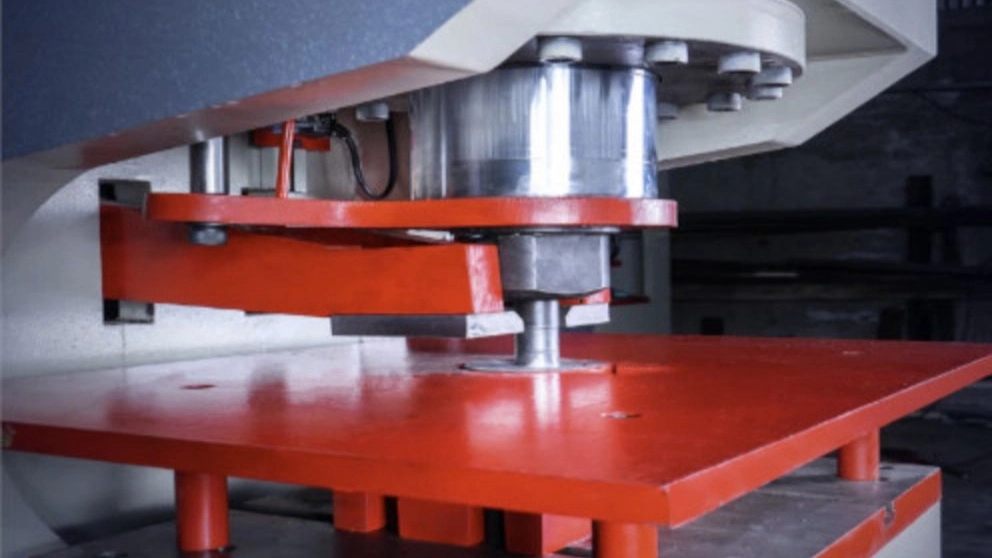 Industrial hydraulic punching machine
