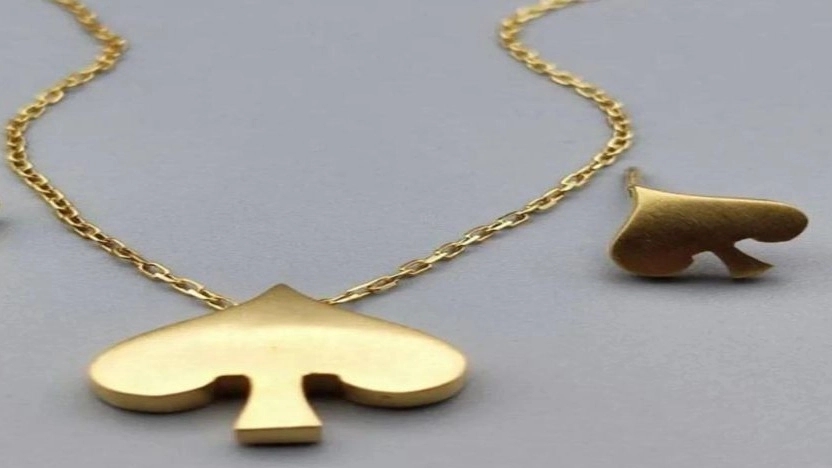 Precious gold, bound necklace and half set in Bakhtegan, Fars