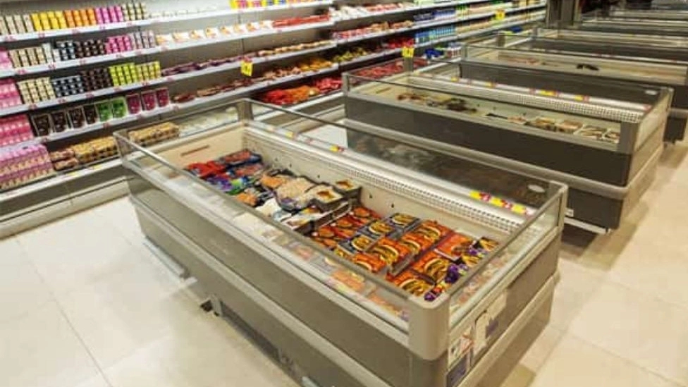 The difference between horizontal and vertical industrial refrigerators