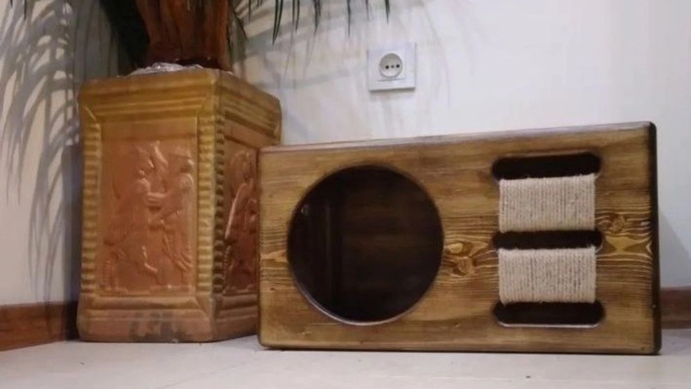 Dina Wood Industries, design of wooden materials and sleeping places for dogs and cats in Tehran