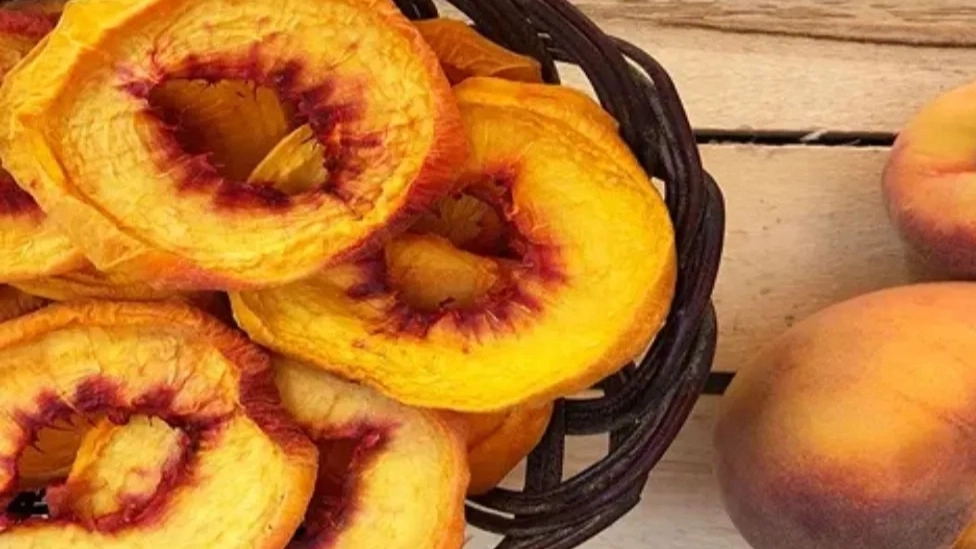Saffron peach dried fruit