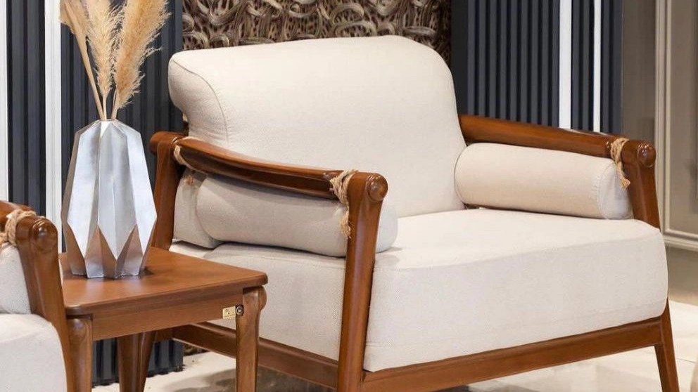 What is a classic sofa and what are its features?