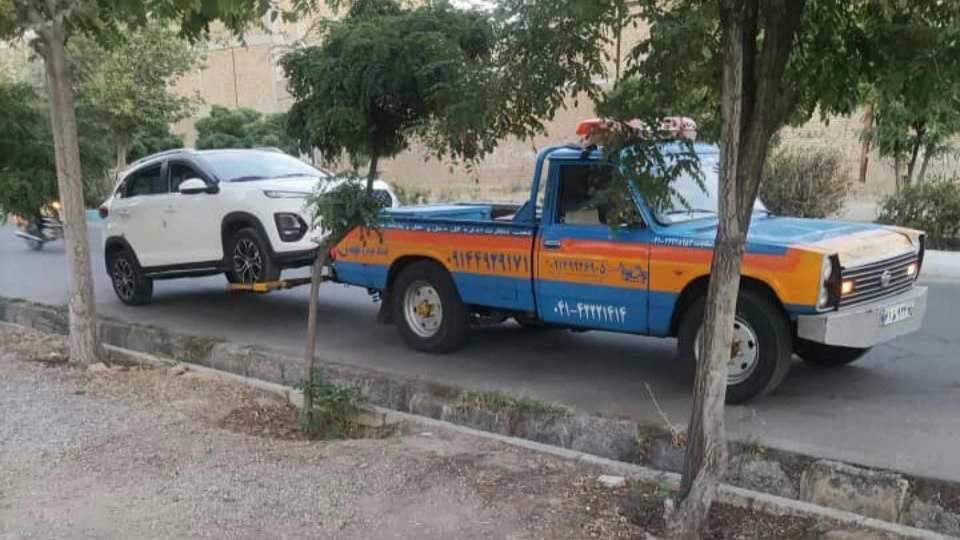 24-hour and nationwide car transporter and car rescue in Hosseinpur in Marand