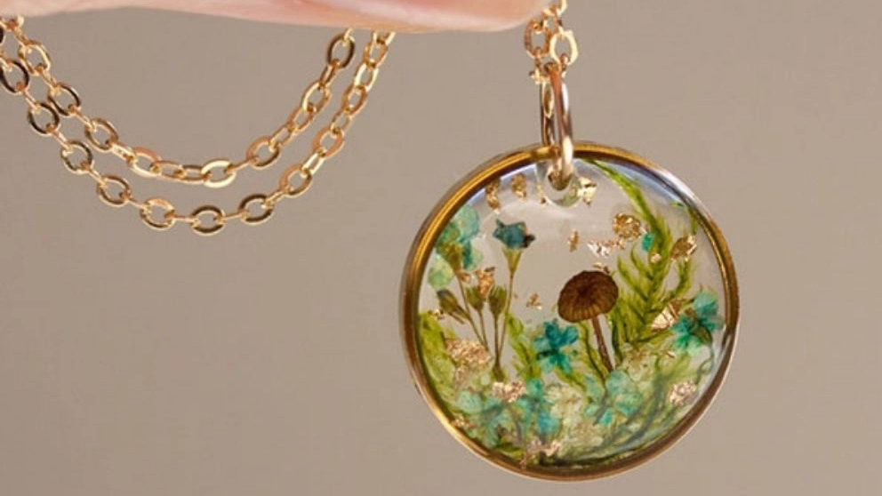 Theoretical production, production and sale of resin products, key holders, scarf clips