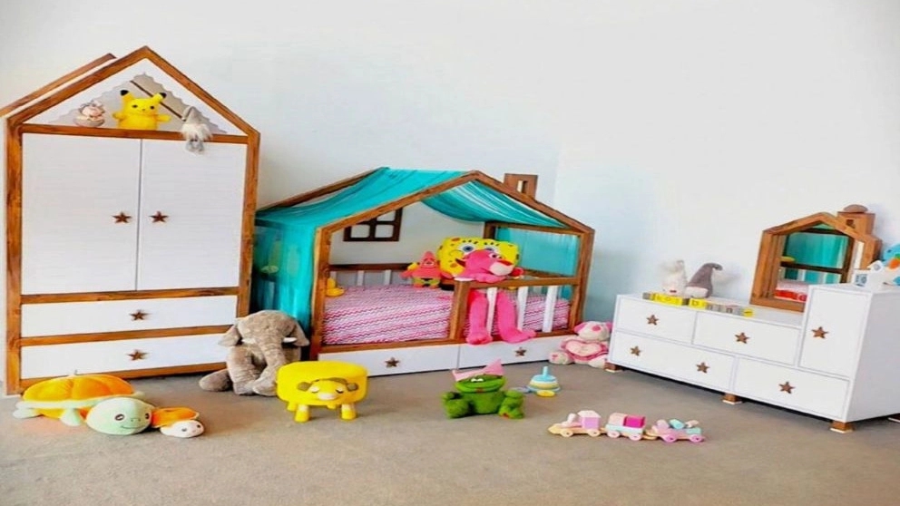 Components of children's bedroom and children's bedroom