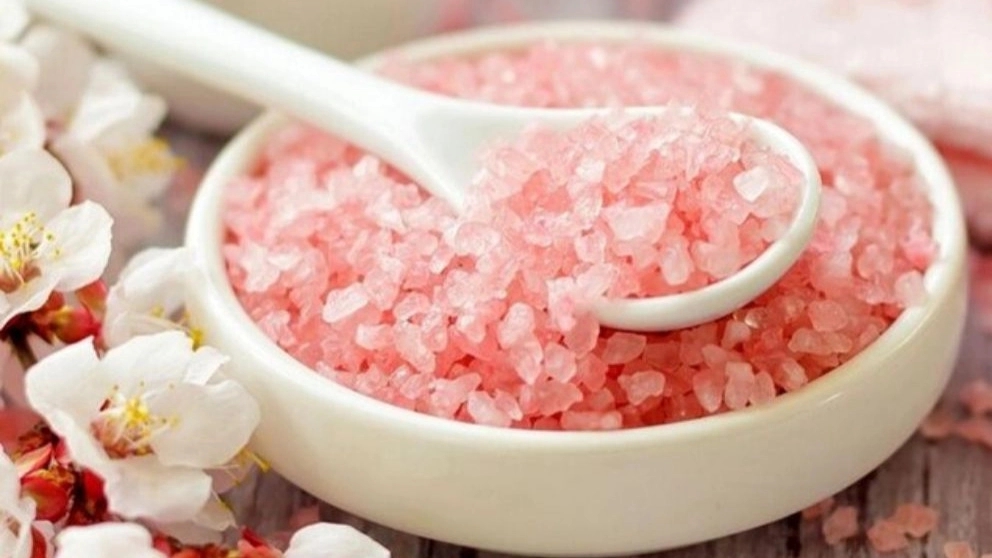 What are the properties of pink salt?