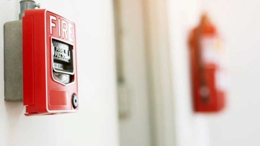 The reasons for the necessity of using fire alarm and extinguishing systems in the building