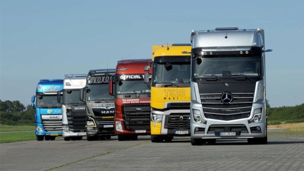 Baradaran truck exhibition, selling all kinds of heavy machines in Mazandaran