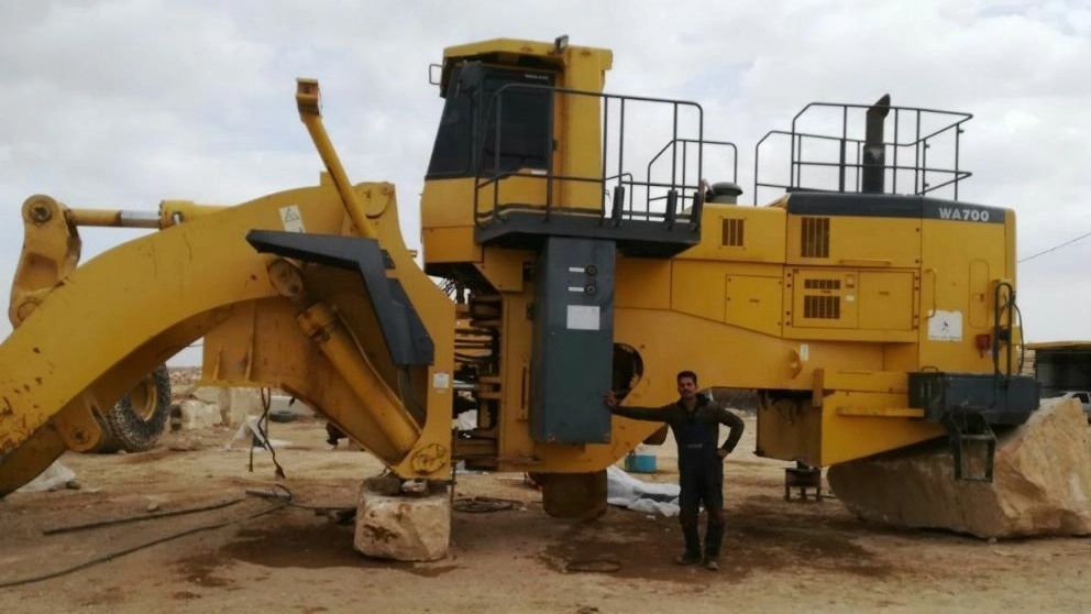 Diesel industry, repairs of mining machinery and road construction in Arak