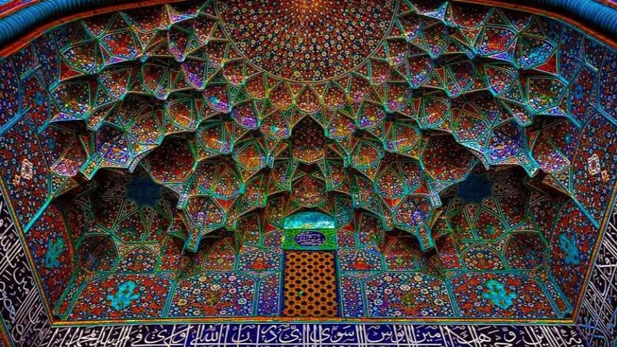 Alizadeh executive group, painting and tiling of religious places in Babylon