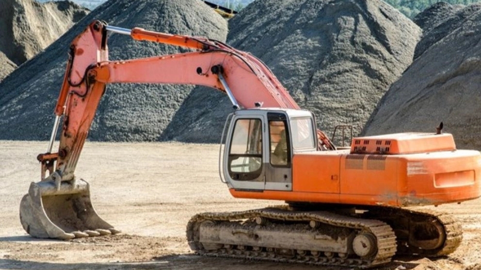 Application of various types of mining machines in mining road construction projects