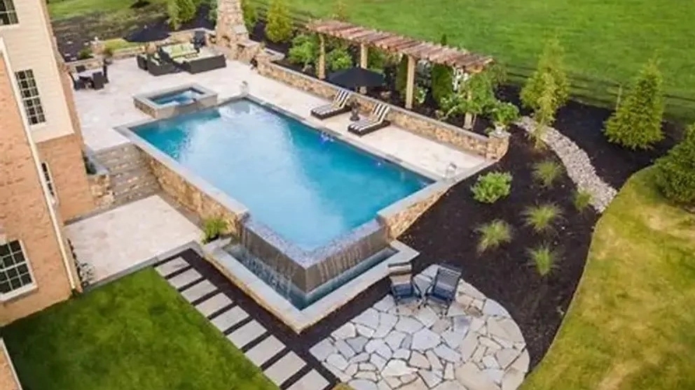 Advantages of a concrete pool