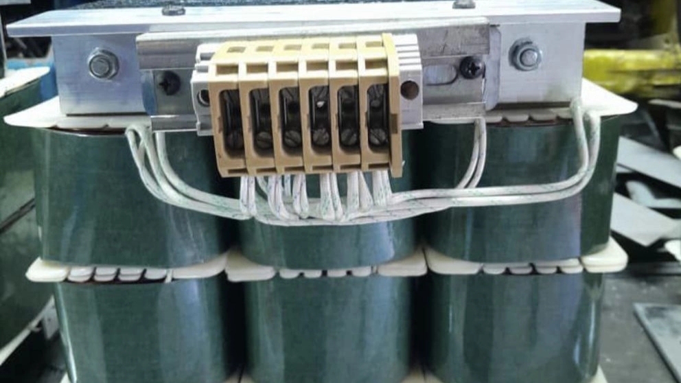 Three-phase to single-phase transformer