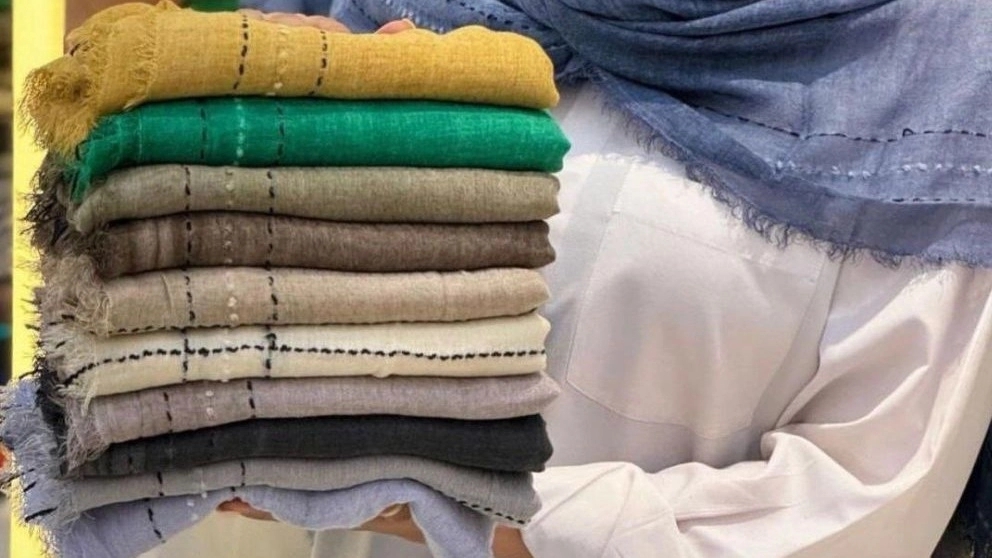 Mona Scarf, shawl and scarf store in Shahrood