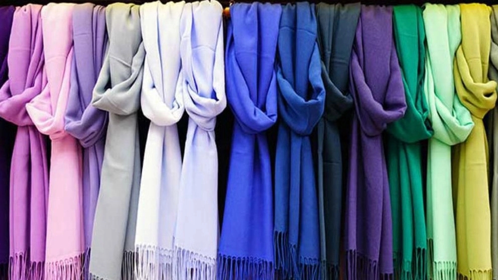 Important points in buying stylish shawls and scarves