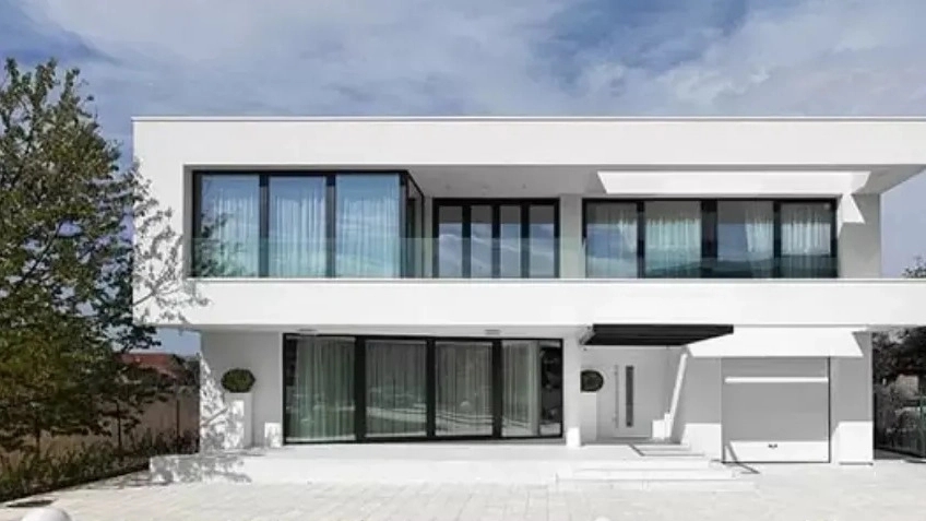 Namazazan contracting group, execution of Roman classic cement facade in Tehran