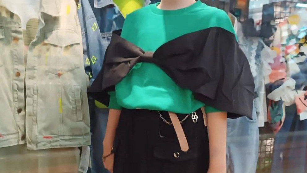 Nee Nee fashion shop, children's and teenage clothes, girl's and boy's pants set in Gorgan