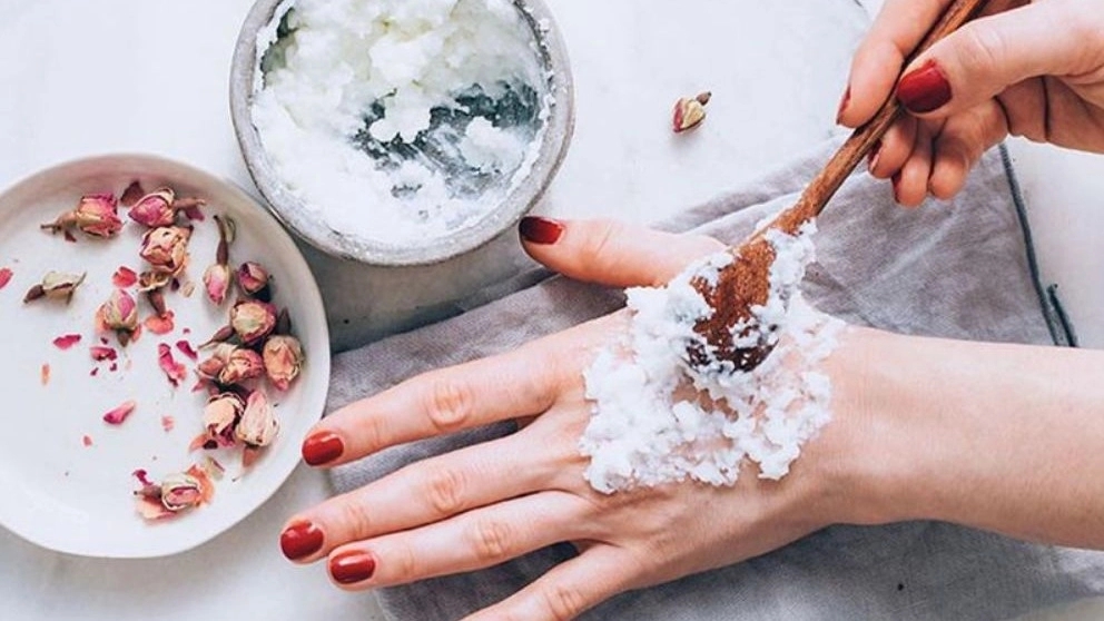 How to use sea salt in a salt bath