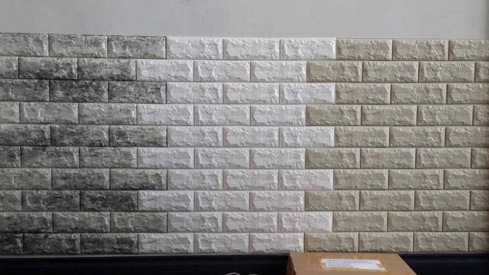 The difference between PVC and Uniliti wall covering