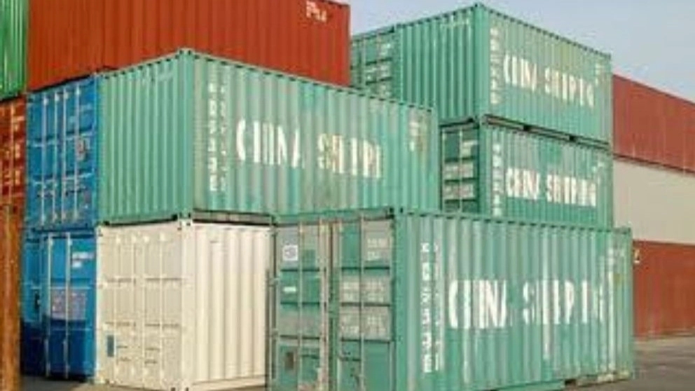 Selling all kinds of second-hand containers as an intermediary between Iran and the UAE