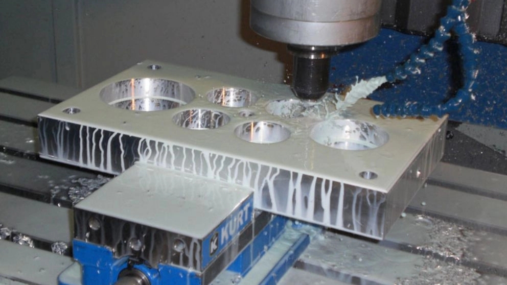 Casting injection molds in ceramics