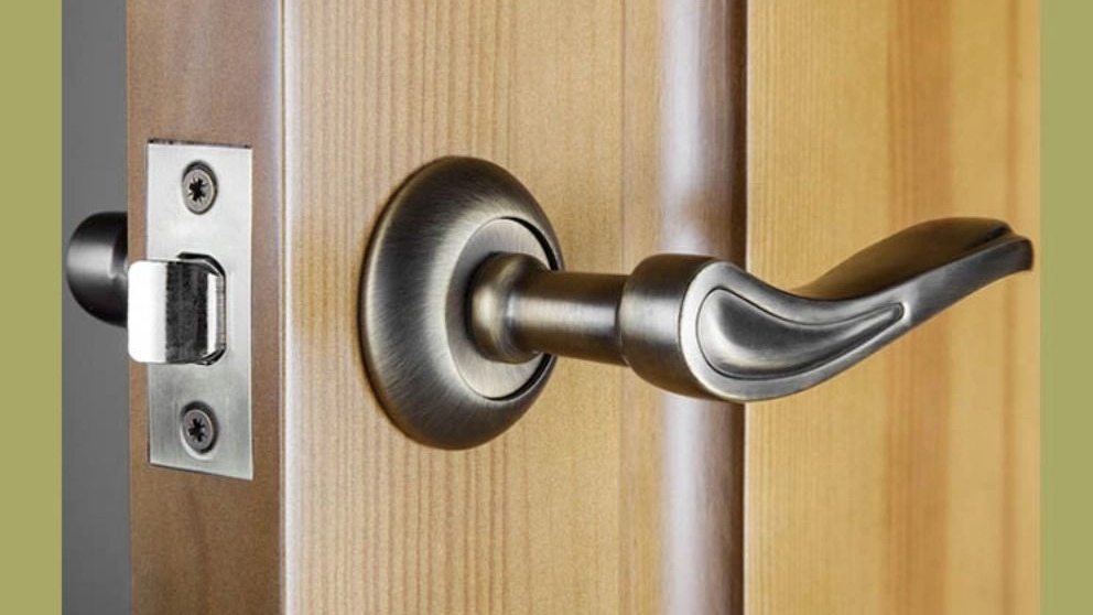 Key points of choosing a handle for a wooden door