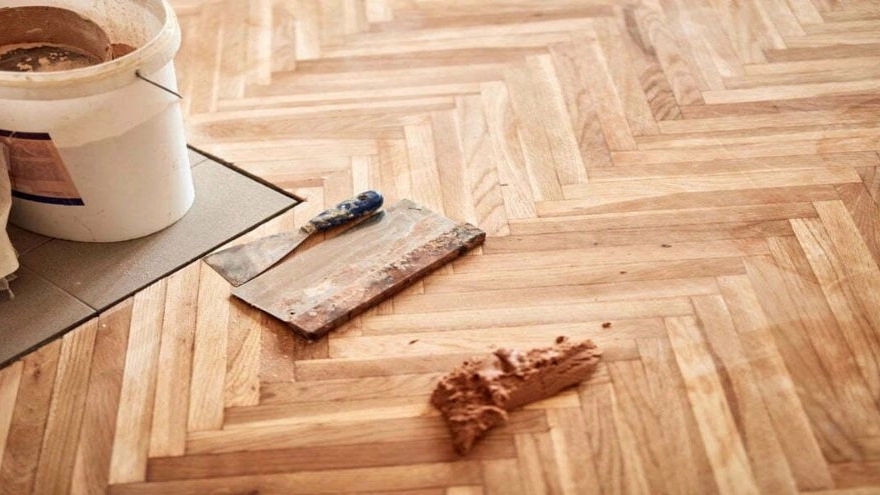 Application of parquet glue
