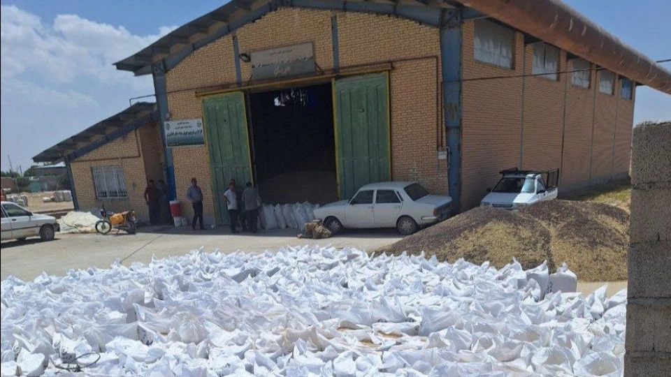 Agricultural products and animal feed of Habibi in Rezen Hamedan