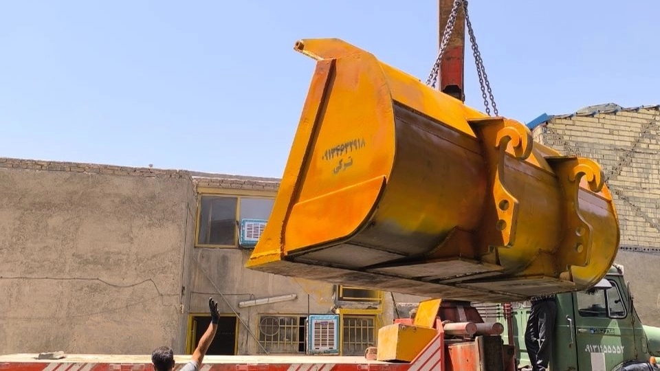 Buckets produced by Azarakhsh Baket workshop