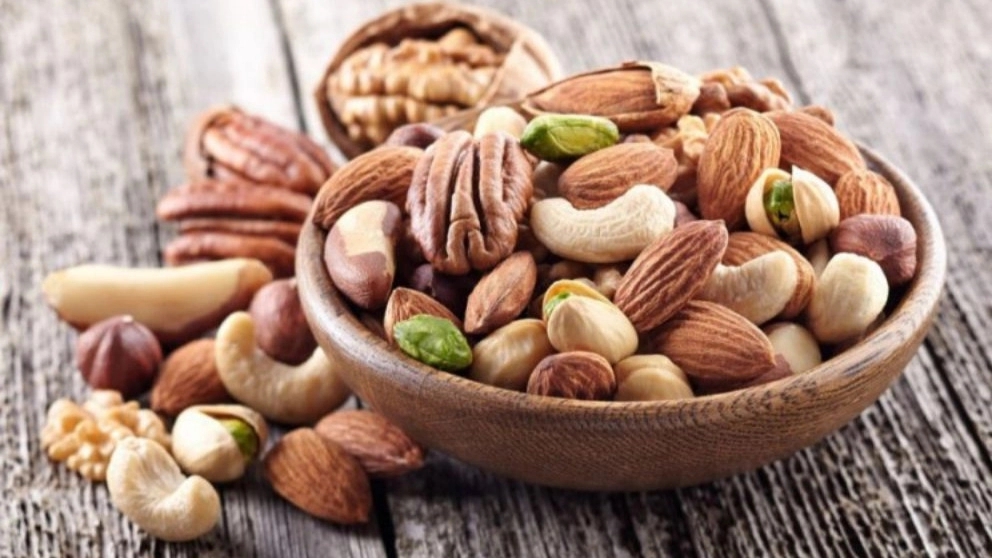 Validi dry fruit, wholesale sale and export of walnuts and almonds in Isfahan