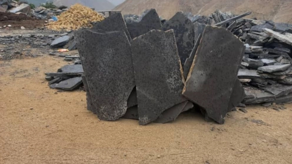 Black stone for sale. Currently, black stone is being shipped from the mine. It has been completed. It is suitable for you. High quality, good resistance to heat and cold. It is managed all over the country by Mr. Bori.