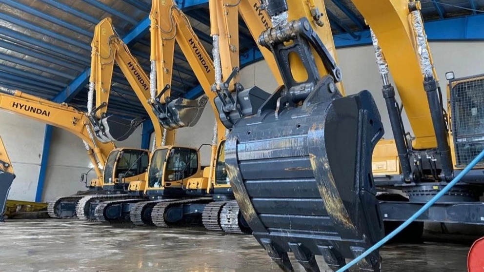 Arash Machine, buying and selling road construction machinery and hydraulic hammers in Isfahan